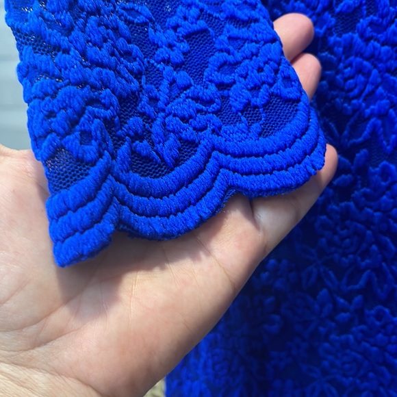 Nina Lie Italian Brand Vivid Blue Lace long sleeved Dress - Picture 5 of 6